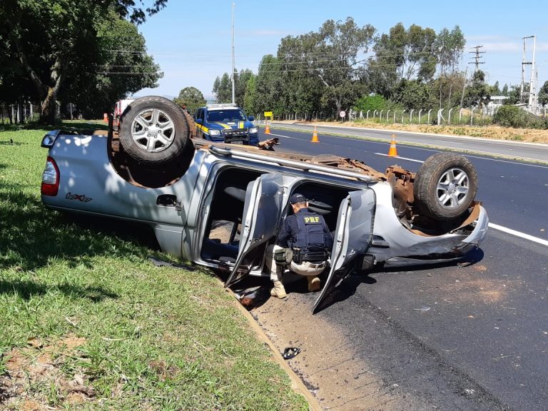HOMEM DE 59 ANOS DE IDADE FICA FERIDO EM CAPOTAMENTO NA BR 050 PRÓXIMO AO DISTRITO DE PIRES BELO