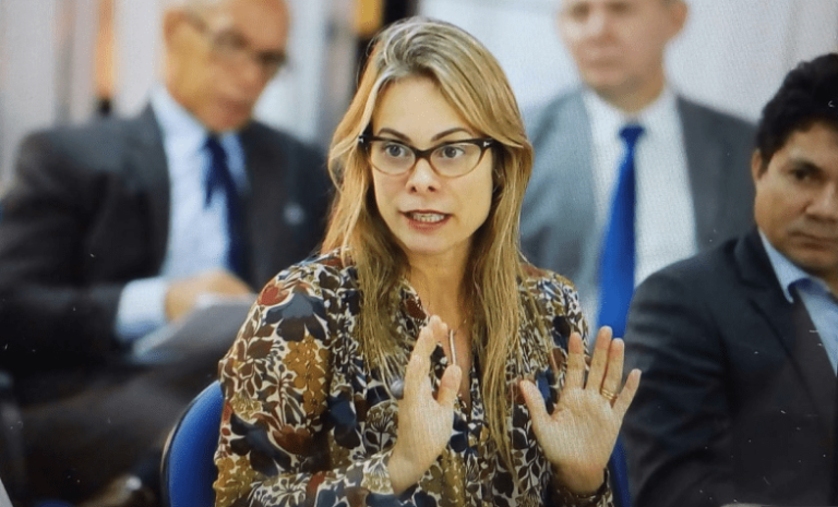 SECRETÁRIA DIZ QUE NÃO SABE SE O GOVERNO CAIADO CONSEGUIRÁ PAGAR PARCELAMENTO DE DEZEMBRO A FUNCIONÁRIOS