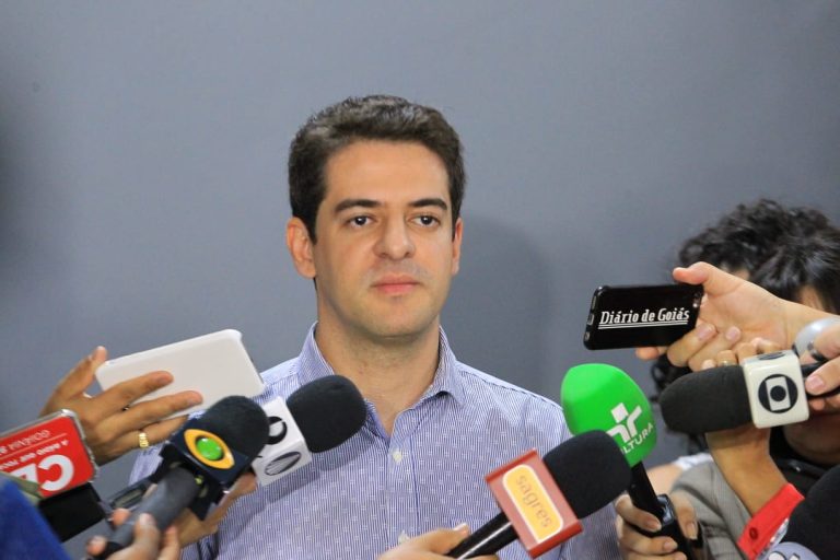 GOVERNO DE GOIÁS VAI ENTRAR NA JUSTIÇA PARA GARANTIR ATENDIMENTO A PACIENTES DO MATERNO INFANTIL