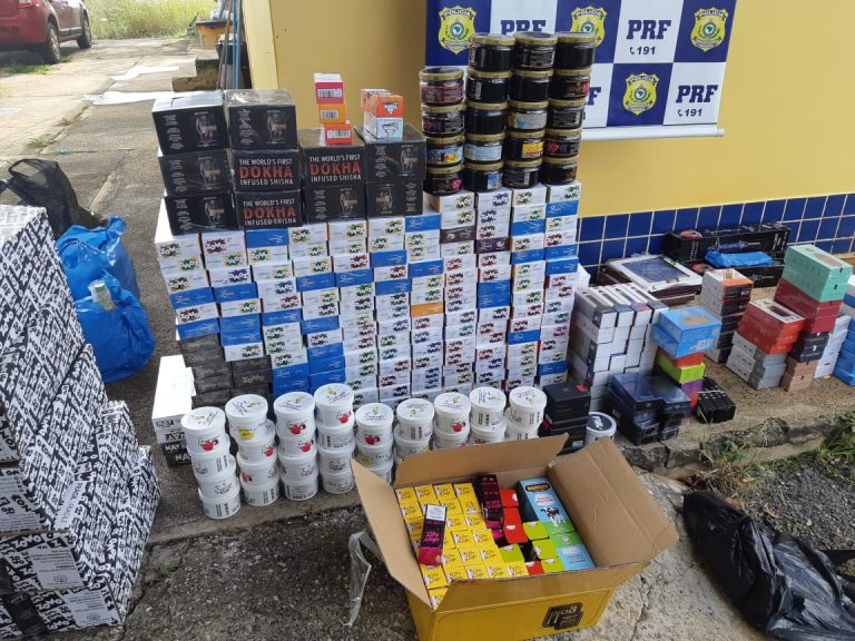 PRF APREENDE MAIS DE3 MIL NARGUILÉS E CIGARROS ELETRÔNICOS NA BR 050