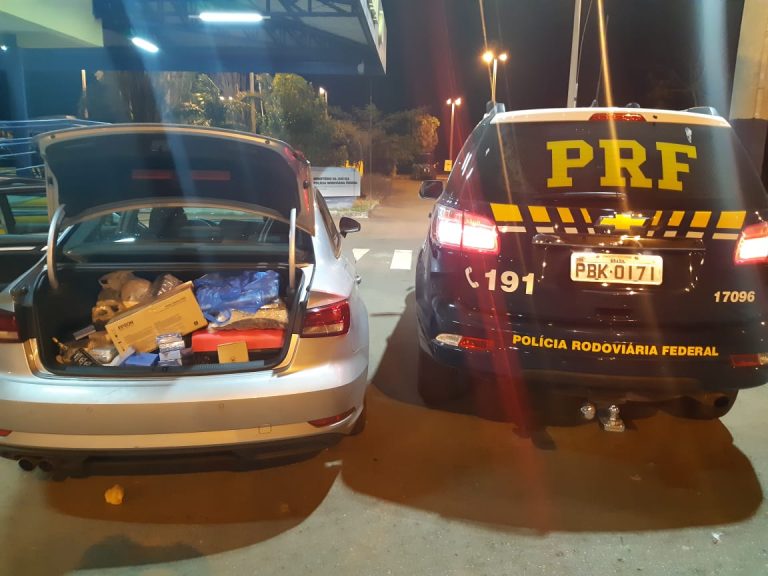 PRF APREENDE CARRO DE LUXO COM CERCA DE 500 MIL REAIS DE CARGAS COMPRADAS NO PARAGUAI