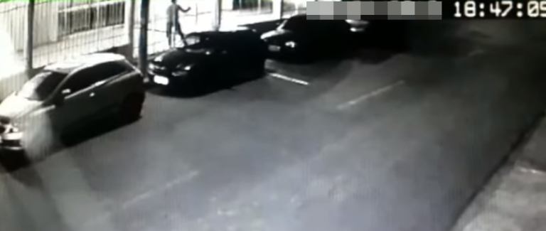 EXCLUSIVO: VEJA O VÍDEO QUE MOSTRA O MOMENTO EM QUE O ATIRADOR INVADE IGREJA EM PARACATU-MG PARA MATAR FIÉIS; ANTES ELE MATOU A EX-NAMORADA ESFAQUEADA NA CASA DE SEUS FAMILIARES