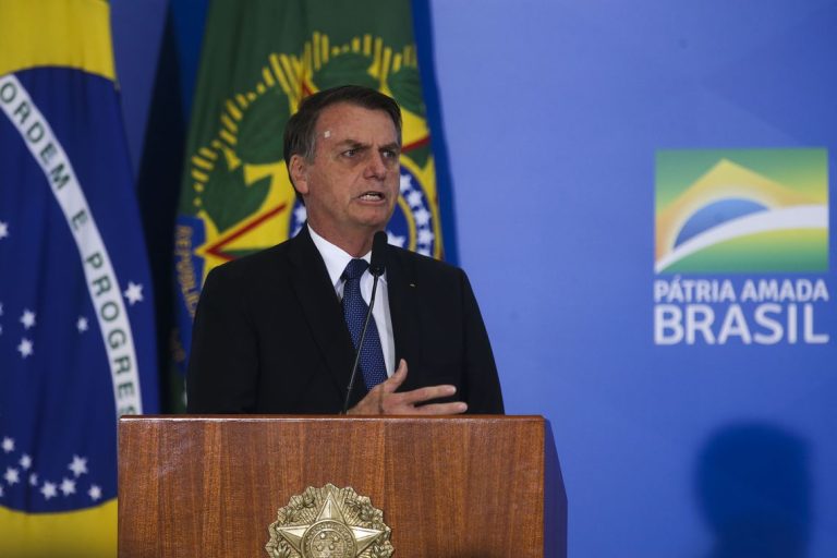 BOLSONARO REVOGA DECRETO DE ARMA DE FOGO E PUBLICA NOVAS REGRAS