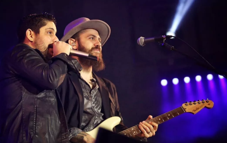 DUPLA JORGE E MATEUS SE APRESENTA NO 8º DIA DA 41ª EXPO CATALÃO