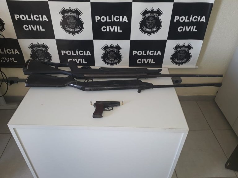 EM DAVINÓPOLIS, POLÍCIA CIVIL PRENDE HOMEM DE 33 ANOS DE IDADE COM ARMAS DE FOGO EM CASA