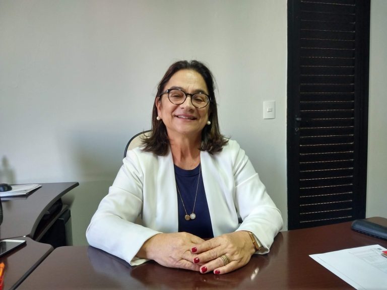 EM ENTREVISTA AO BADIINHO DO BLOG, SUZETE ELIAS, SECRETÁRIA DO TRABALHO E RENDA DE CATALÃO, FALA SOBRE MERCADO DE TRABALHO; ÓRGÃO DISPONIBILIZA CERCA DE 300 VAGAS POR SEMANA