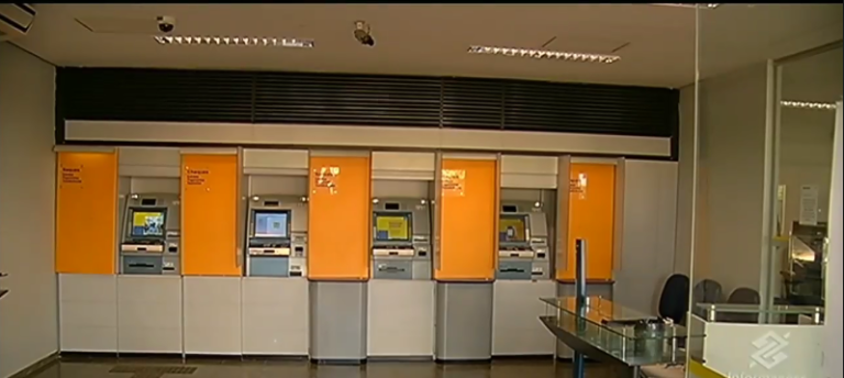 HÁ MAIS DE UM ANO MORADORES DE CAMPO ALEGRE DE GOIÁS ESTÃO SEM PODER FAZER SERVIÇOS BANCÁRIOS; SAQUES E PAGAMENTOS ESTÃO SENDO FEITOS EM CIDADES MAIS PRÓXIMAS