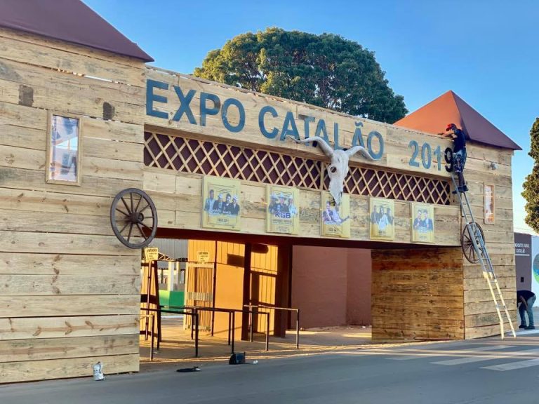 VAI COMEÇAR A FESTA; QUASE TUDO PRONTO PARA A PECUÁRIA DE CATALÃO