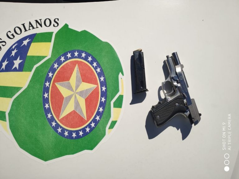 EM CATALÃO, RAPAZ FAZ DISPARO ACIDENTAL E ATINGE MÃO E JOELHO; PM APREENDE PISTOLA NO BAIRRO CASTELO BRANCO