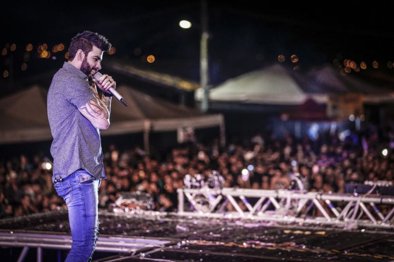 GUSTTAVO LIMA EM PRAÇA PÚBLICA EM CATALÃO? PREFEITO PEDE SUA ASSESSORIA PARA REALIZAREM ENQUETE PARA ESCOLHA DE SHOW PARA INAUGURAÇÃO DE OBRA