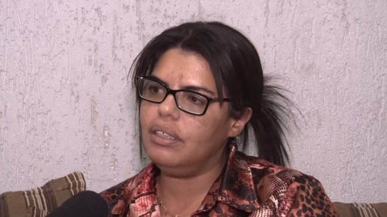 CORRENDO O RISCO DE FICAR CEGA, AUXILIAR DE LIMPEZAS LUTA PARA CONSEGUIR TRATAMENTO; MULHER GUERREIRA, CRIA SOZINHA SUAS DUAS FILHAS COM CARINHO, MESMO COM GRANDES PROBLEMAS DE SAÚDE E FINANCEIROS