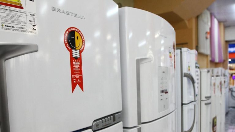 LUZ SOLIDÁRIA ENEL OFERECE ELETRODOMÉSTICOS PELA METADE DO PREÇO; EM GOIÁS, SERÃO DISPONIBILIZADOS R$ 12,7 MILHÕES EM DESCONTOS