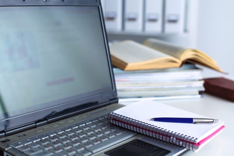 PROGRAMA EJA-TEC AMPLIA POSSIBILIDADES PARA QUE ALUNOS CURSEM O ENSINO MÉDIO POR MEIO DA EDUCAÇÃO A DISTÂNCIA, DIZ GOVERNO