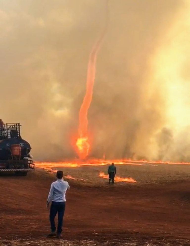 GOIÁS PEGA FOGO COM O CALOR; EM SANTA HELENA, REGIÃO SUL DO ESTADO, REDEMOINHO DE FOGO ASSUSTOU PRODUTORES RURAIS