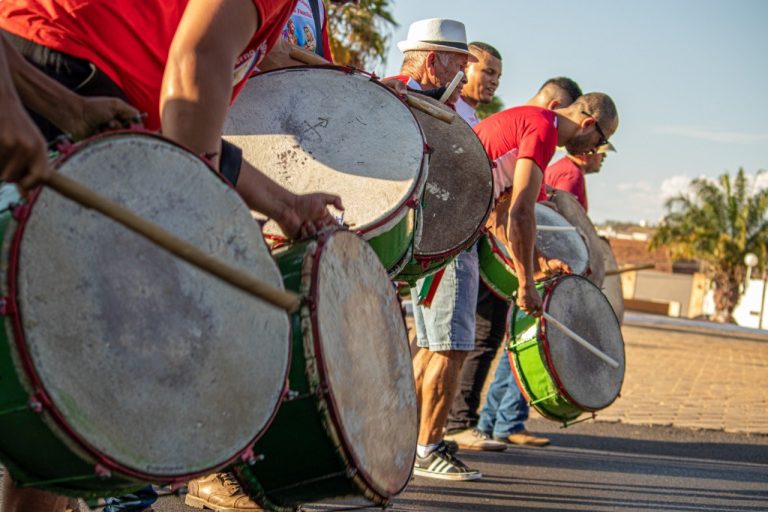 MAIS DE 5 MIL DANÇADORES DE 24 TERNOS DE CONGOS SE REUNIRÃO NO LARGO DO ROSÁRIO NESTE DOMINGO (29) PARA ÚLTIMO ENSAIO