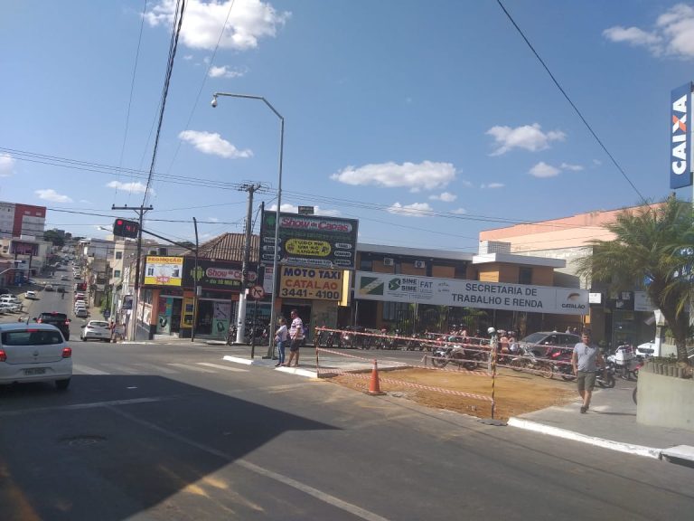 SUPERINTENDÊNCIA DE TRÂNSITO DE CATALÃO FAZ ALTERAÇÕES EM CRUZAMENTO DA 20 DE AGOSTO, NO CENTRO DE CATALÃO; VEJA NO BLOG DO BADIINHO COMO SERÃO AS MUDANÇAS