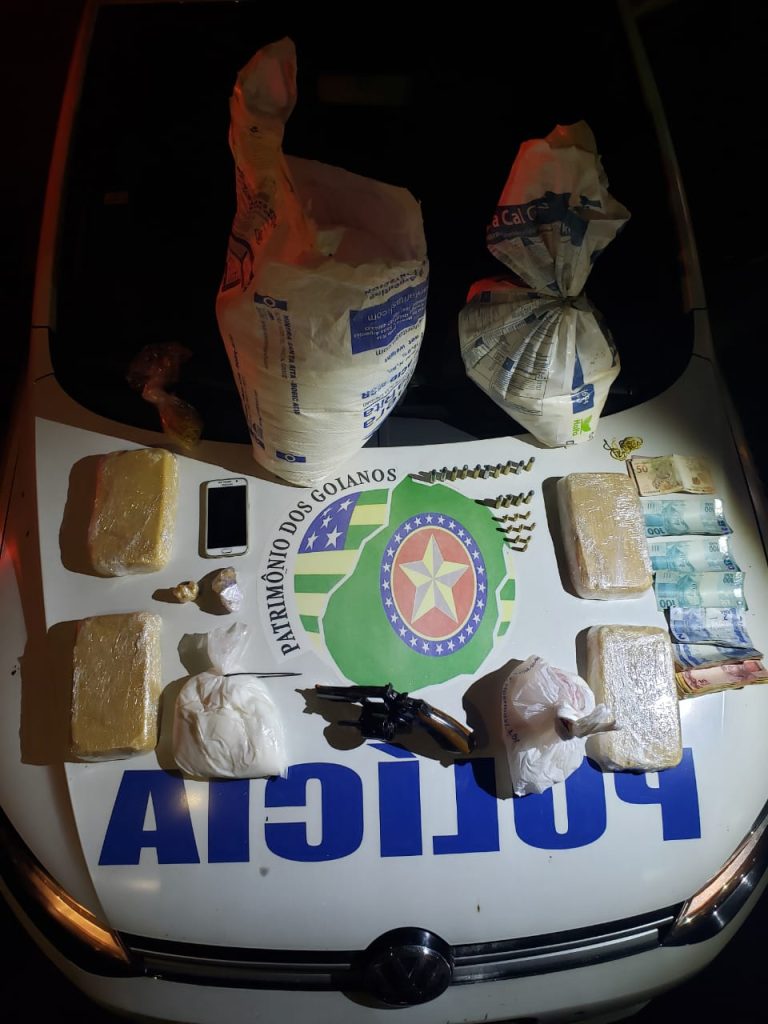 PM DE CATALÃO PRENDE DOIS E DESMANCHA LABORATÓRIO DE DROGAS QUE FUNCIONAVA EM PENSÃO; VEJA TAMBÉM AS DEMAIS OCORRÊNCIAS DO FINAL DE SEMANA SEGUIDO DE FERIADO MUNICIPAL