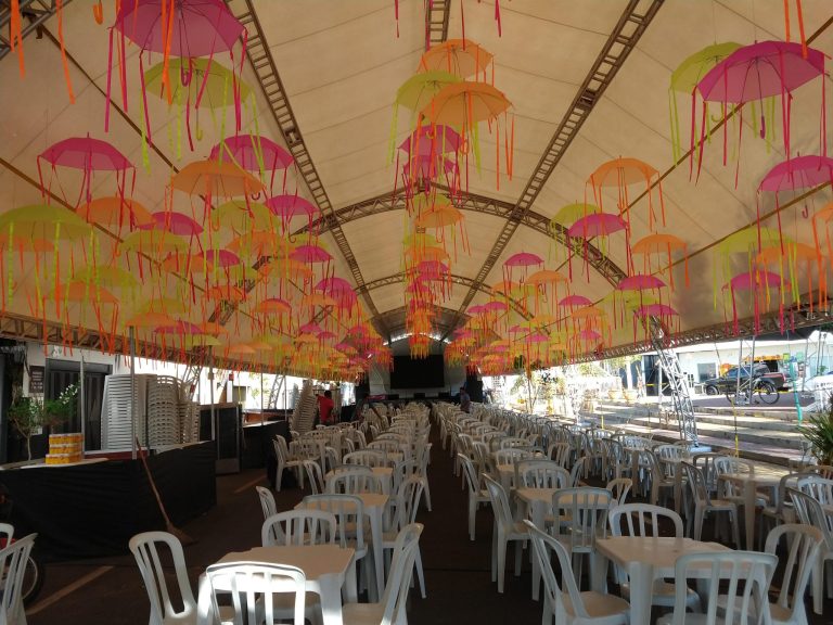 FESTA DO ROSÁRIO CONTINUA COM PROGRAMAÇÃO RELIGIOSA E FESTIVA; RANCHÃO ESTÁ BOMBANDO TODAS AS NOITES