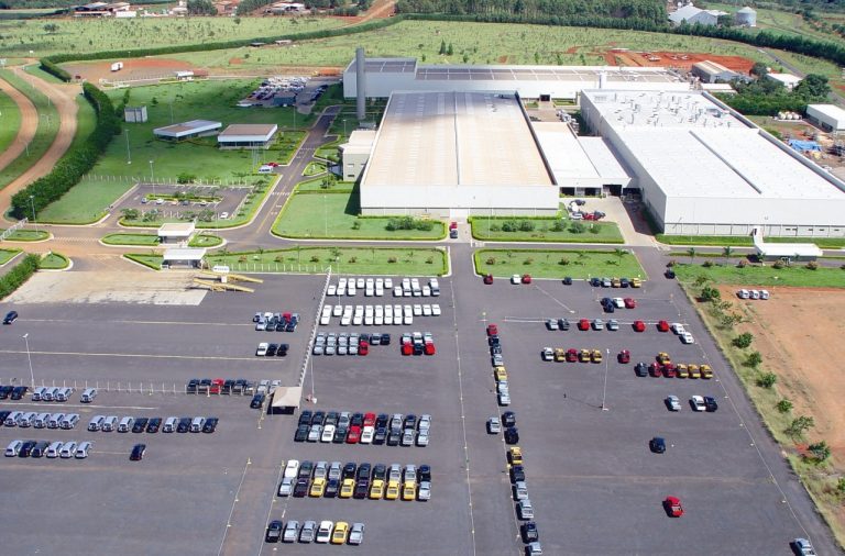 MONTADORA DA MITSUBISHI EM CATALÃO VOLTA A DEMITIR FUNCIONÁRIOS