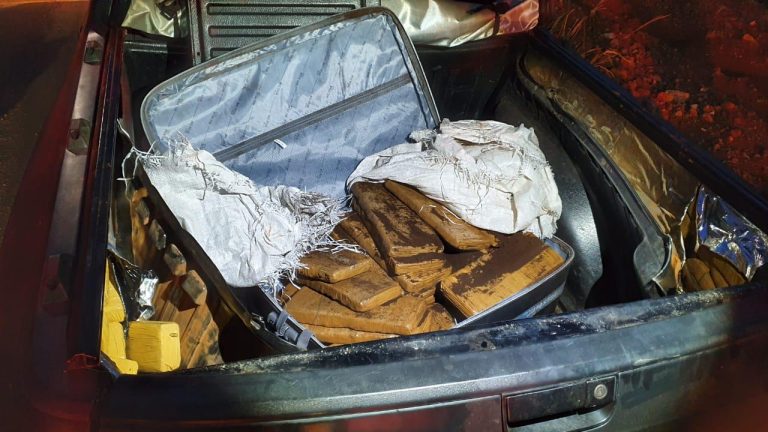 EM CATALÃO, PM E PRF APREENDEM QUASE 200 QUILOS DE MACONHA; JOVEM DE 29 ANOS FOI PRESO