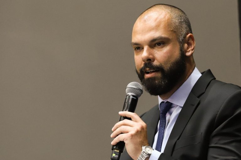 PREFEITO DE SÃO PAULO, BRUNO COVAS, PERMANECE INTERNADO DEVIDO A COÁGULO NO CORAÇÃO