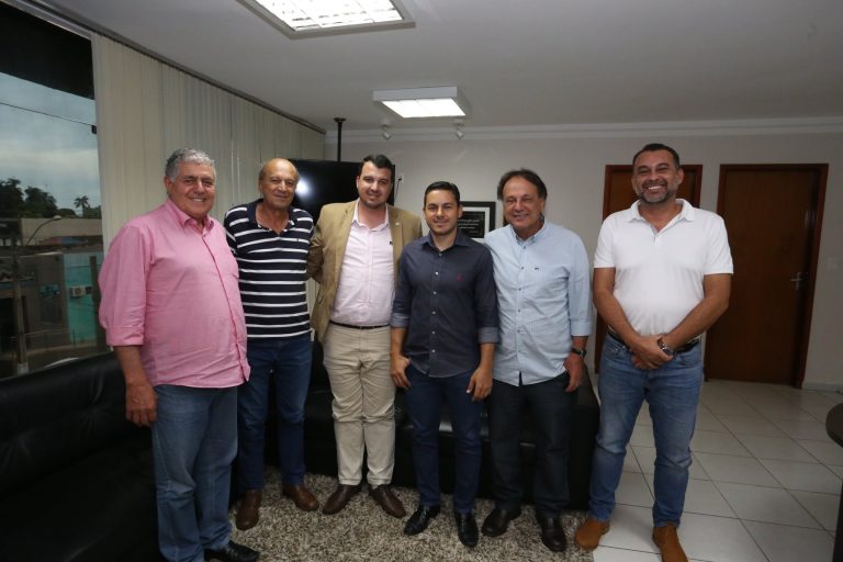 ELEIÇÕES 2020: VISANDO AS ELEIÇÕES MUNICIPAIS DO PRÓXIMO ANO, ADIB ELIAS MIRA MUNICÍPIOS VIZINHOS; EM TRÊS RANCHOS, PREFEITO DE CATALÃO FAZ INTERMEDIAÇÃO PARA UNIFICAÇÃO DE OPOSIÇÃO E SITUAÇÃO