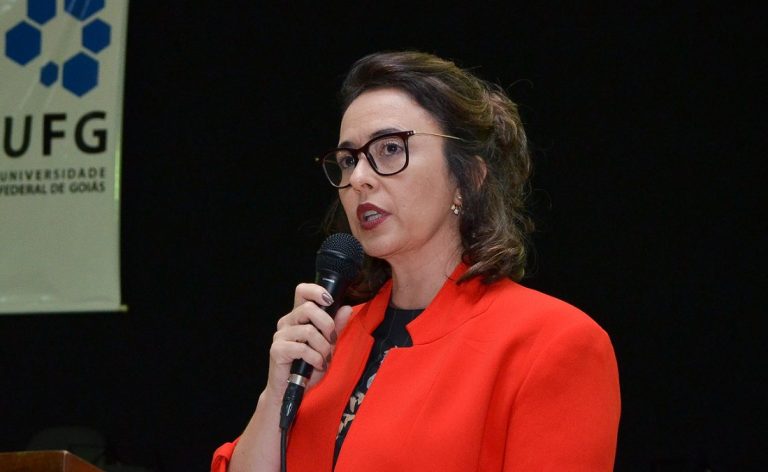 PORTARIA DO MEC DESIGNA ATUAL DIRETORA DA UFCAT, PROFª ROSELMA LUCCHESE, COMO REITORA DA UNIVERSIDADE FEDERAL DE CATALÃO; POSSE SERÁ NESTA QUINTA-FEIRA (12)