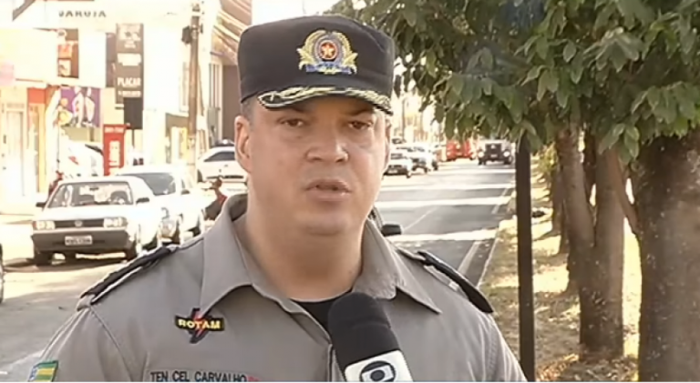 TROCA DE COMANDO: SAI T.CEL CARVALHO PARA A ENTRADA DO MAJOR J.JÚNIOR NO COMANDO DA PM DE CATALÃO