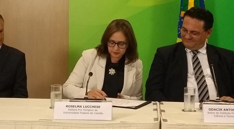EM BRASÍLIA, ROSELMA LUCCHESE FOI EMPOSSADA REITORA PRO TEMPORE DA UFCAT; CERIMÔNIA DE APRESENTAÇÃO ACONTECE NESTA SEXTA-FEIRA (20), EM CATALÃO