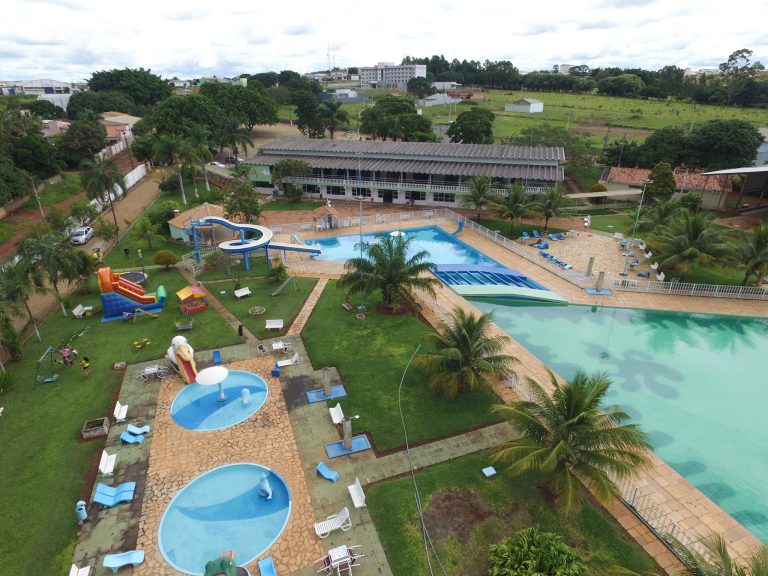 SERÁ QUE O CLUBE ONDE CRIANÇA DE 5 ANOS CAIU DO TOBOÁGUA OFERECE CONDIÇÕES DE RECEBER PÚBLICO?