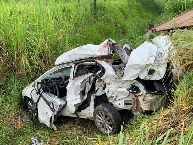 MOTORISTA DE 43 ANOS DE IDADE MORRE EM CAPOTAMENTO NA GO 330, ENTRE CATALÃO E IPAMERI