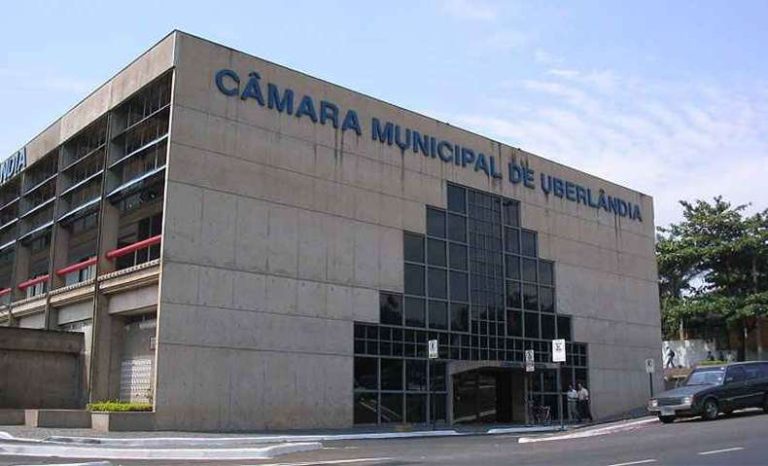APÓS ESCÂNDALO DE CORRUPÇÃO COM PRISÕES DE VEREADORES, CÂMARA DE UBERLÂNDIA FAZ PROJETOS PARA REDUÇÃO DE PARLAMENTARES E ASSESSORES