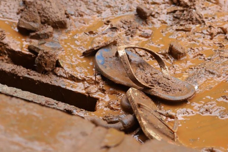 SOBE PARA 49 O NÚMERO DE MORTOS EM DECORRÊNCIA DAS CHUVAS EM MINAS GERAIS; AO MENOS 12 SÃO CRIANÇAS E ADOLESCENTES