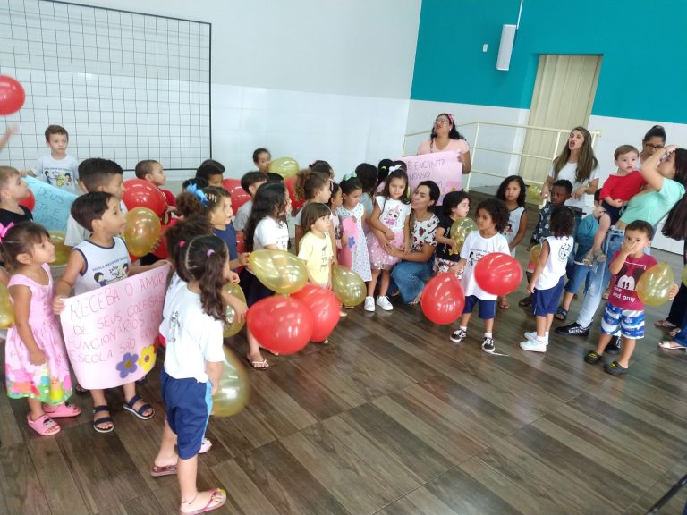 LUNA FOI RECEBIDA COM FESTA NA CRECHE ONDE ESTUDA; MENINA FICOU HOSPITALIZADA CERCA DE 10 DIAS APÓS SOFRER QUEDA DE TOBOÁGUA EM CLUBE DE CATALÃO