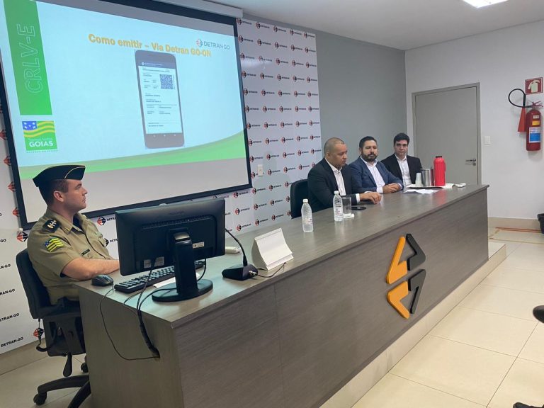 DOCUMENTO DE LICENCIAMENTO DE VEÍCULOS ELETRÔNICO JÁ ESTÁ VALENDO EM GOIÁS