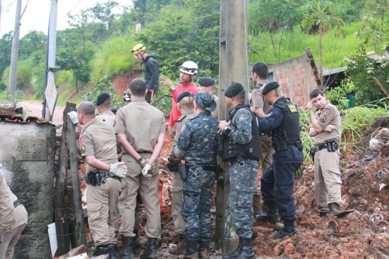 CHUVA EM MG: MINAS TEM, PELO MENOS, 19 MORTOS E DEZ DESAPARECIDOS
