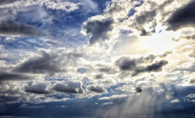 CATALÃO REGISTRA EM APENAS 2 HORAS, CHUVA DE GRANIZO E QUASE 55MM DE ÁGUA; PREVISÃO É QUE AS CHUVAS FORTES CONTINUEM NOS PRÓXIMOS DIAS
