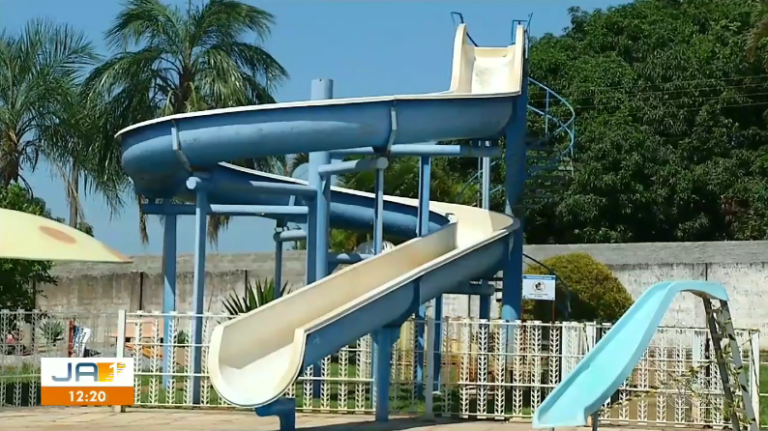 CORPO DE BOMBEIROS INTERDITA PARTE DE ESTRUTURA DO CLUBE RECREIO COLONIAL; POLÍCIA CIVIL ENTRA NO CASO PARA APURAR QUEDA DE CRIANÇA DE 5 ANOS DE TOBOÁGUA