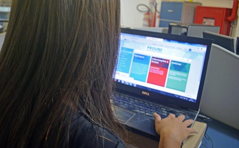 MEC SUSPENDE INÍCIO DAS INSCRIÇÕES PARA O PROUNI