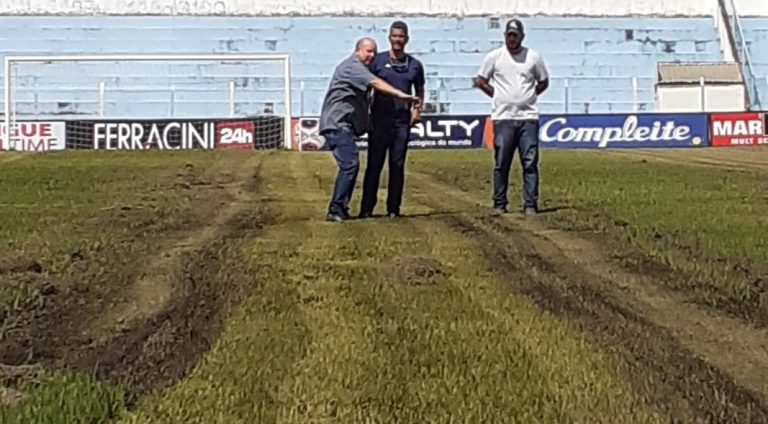 CONDIÇÕES DO GRAMADO DO GENERVINO DA FONSECA, PROVOCA O VETO DA TERCEIRA PARTIDA SEGUIDA DO CRAC DE CATALÃO NO GOIANÃO 2020