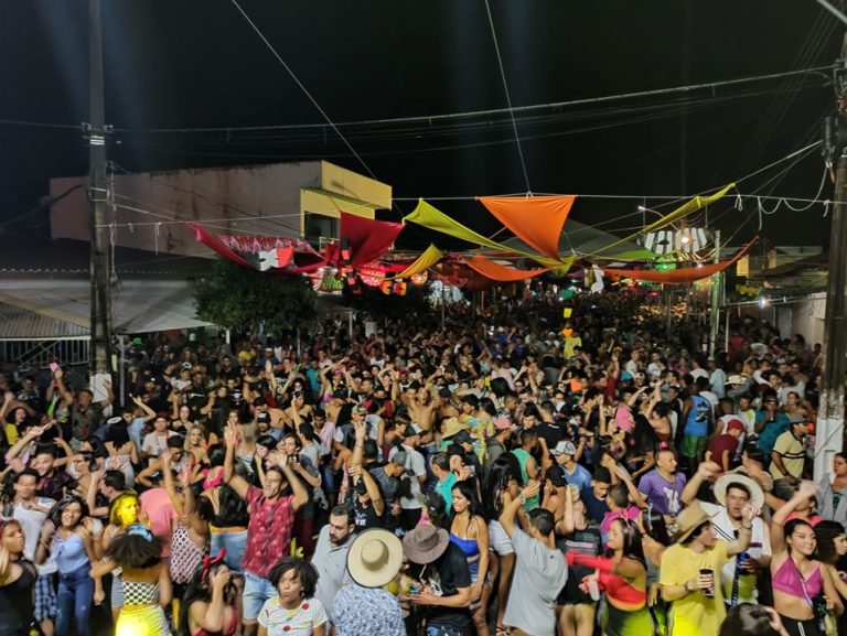 VEJA NO BLOG DO BADIINHO, COMO FOI O FINAL DE SEMANA DE CARNAVAL EM GOIANDIRA