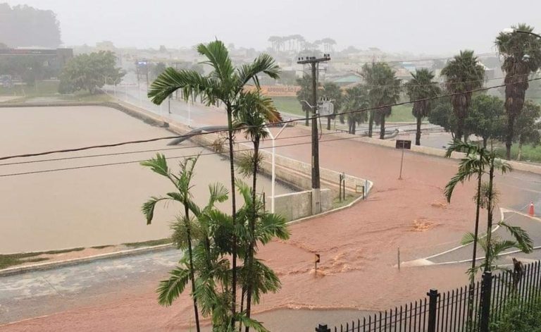 SÁBADO CHUVOSO EM CATALÃO; EM APENAS 2 HORAS, CHOVEU 42,4 MILÍMETROS