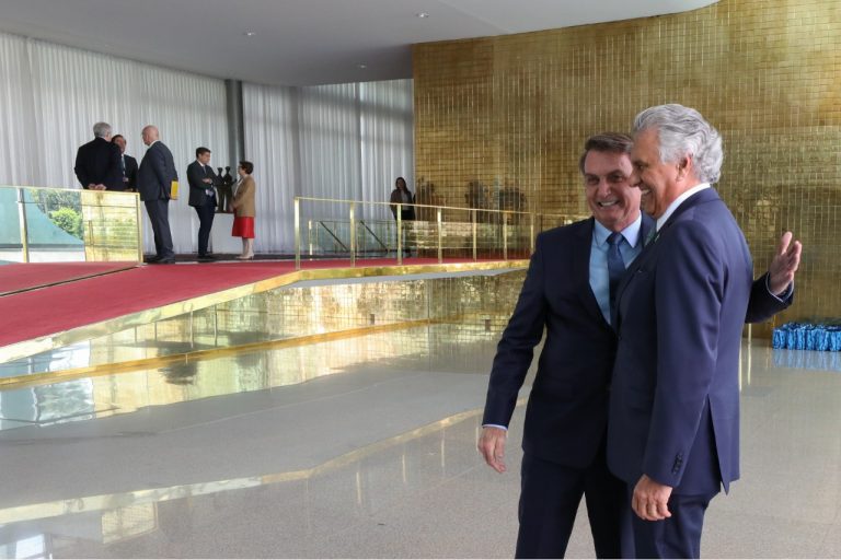 CAIADO É HOMENAGEADO EM CERIMÔNIA DE 400 DIAS DO GOVERNO BOLSONARO