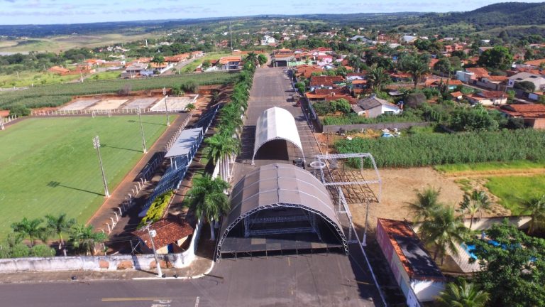 TRÊS RANCHOS: ESTRUTURA PARA O CARNAVAL DESTE ANO NA CIDADE DO LAGO AZUL, JÁ ESTÁ SENDO MONTADA