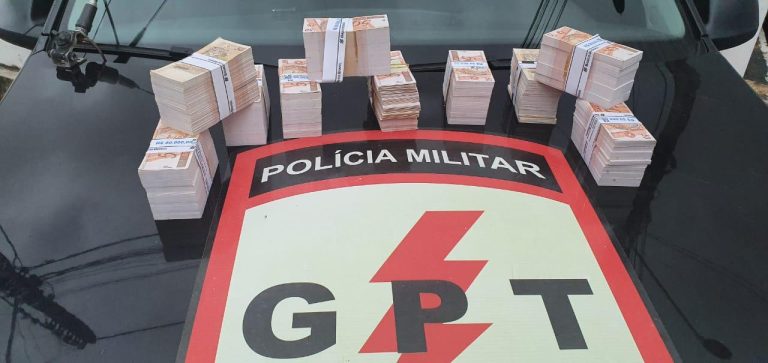 PM DE CATALÃO APREENDE MAIS DE R$ 300 MIL REAIS EM NOTAS DE R$ 50 REAIS; AÇÃO FOI NO BAIRRO PONTAL NORTE, ONDE DOIS HOMENS FORAM PRESOS