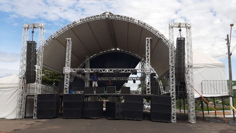 EM GOIANDIRA, CARNAVAL DE RUA COMEÇA HOJE; NESTA SEXTA-FEIRA, FOLIÕES SERÃO ANIMADOS POR SHOW DE PAGODE E DJ