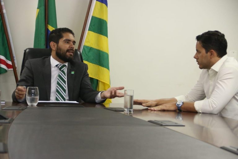 EM GOIÂNIA, PREFEITO DE TRÊS RANCHOS, HUGO DELEON, SE FILIA AO CIDADANIA