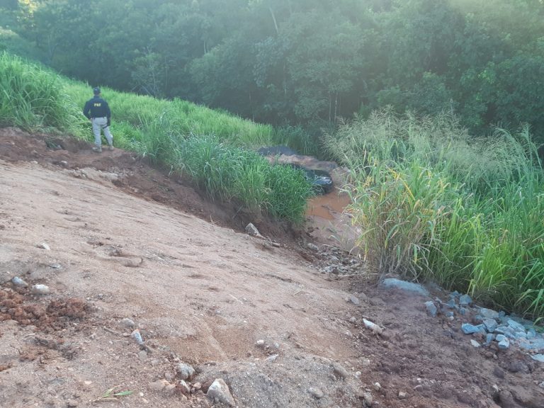 FINAL E INÍCIO DE SEMANA COM MUITOS ACIDENTES NA BR 050; PARAFUSO DE CAMINHÃO SOLTO, ATINGE CABEÇA DE MOTORISTA E PROVOCA GRAVE ACIDENTE