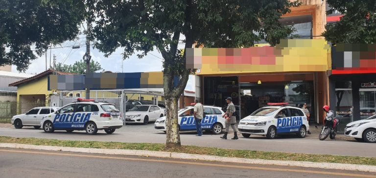 COMERCIANTES DE CATALÃO ACATAM DECRETO DO GOVERNO E FECHAM AS PORTAS; PM VAI PARA AS RUAS ORIENTAR FECHAMENTO AOS QUE PERMANECEM ABERTOS