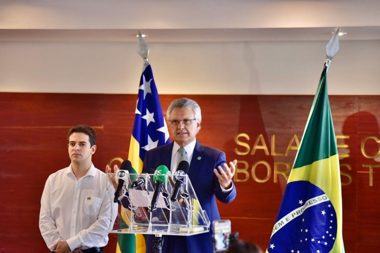 EM COLETIVA, CAIADO ASSEGURA CONTINUIDADE DE AÇÕES CONTRA O CORONAVÍRUS: “AQUI, A RESPONSABILIDADE SOBRE A VIDA DE 7,2 MILHÕES DE GOIANOS É EXCLUSIVAMENTE MINHA. EU ASSUMO”